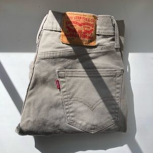 vintage khaki levi’s 551 high waisted mom jeans